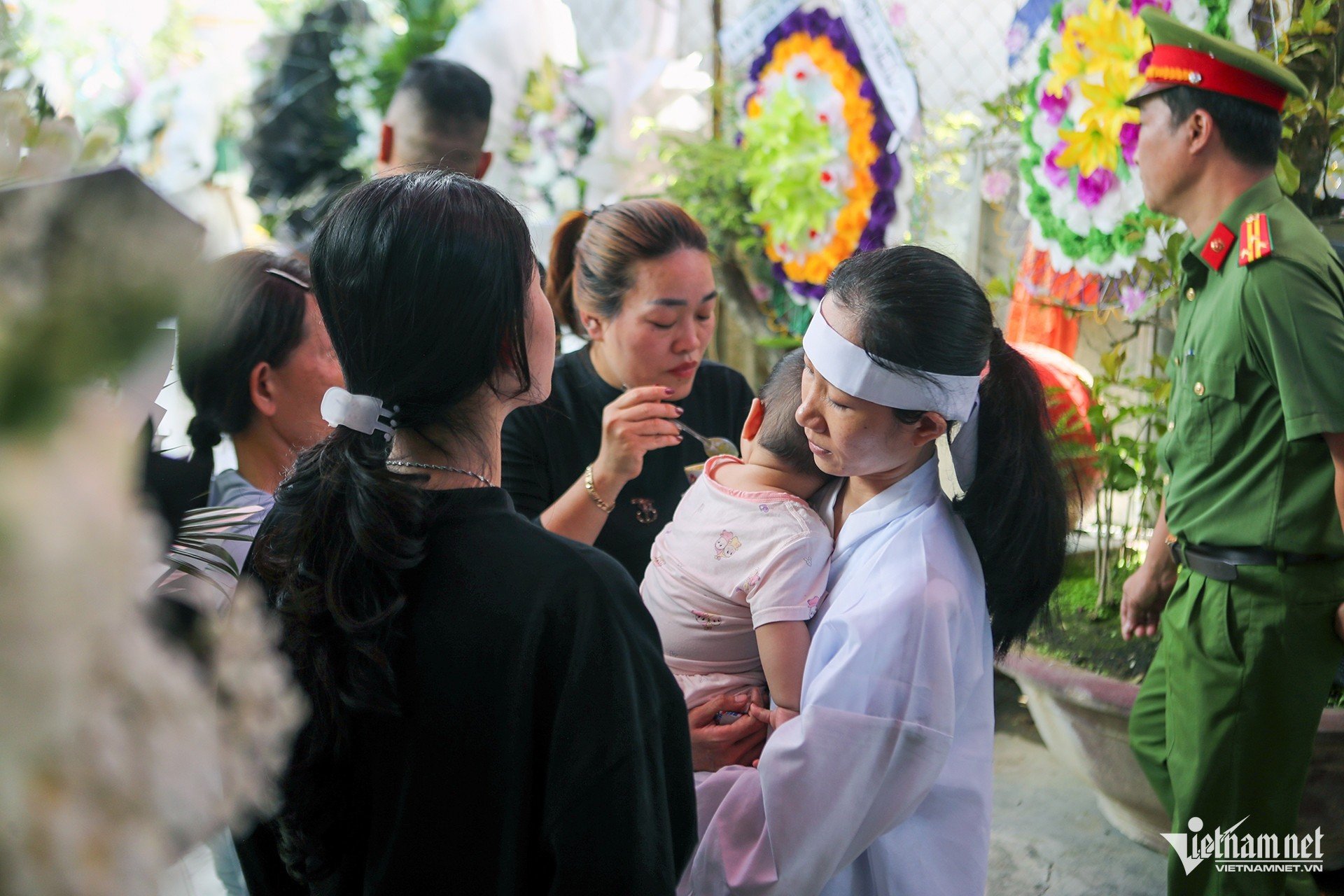 23-1774229679-nghen-ngao-tien-biet-thieu-ta-cong-an-hy-sinh-khi-truy-bat-cat-tac