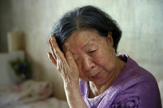 23-1774239480-bi-kich-tuoi-gia-doc-can-2-ty-dong-cho-con-gai-mua-nha-me-nhan-lai-su-phu-phang-luc-om-dau