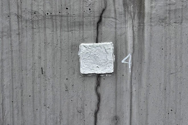 23-1774239718-xuat-hien-nhieu-vet-nut-tai-ham-chui-700-ty-o-ha-noi-co-quan-chuc-nang-len-tieng