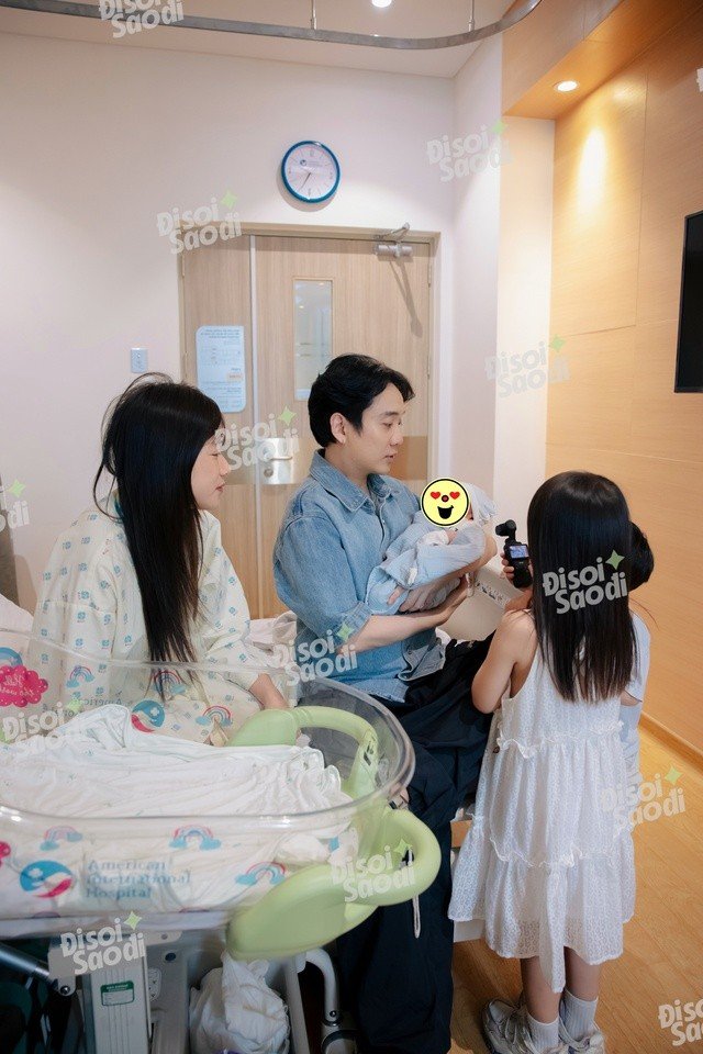 Dù ngoài kia có bão tố gì, thì đây là gia đình JustaTee - Trâm Anh bên cạnh bé thứ 3 vừa sinh!- Ảnh 7.