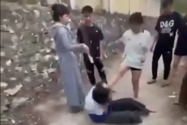 nu-sinh-bi-danh-hoi-dong-thanh-hoa