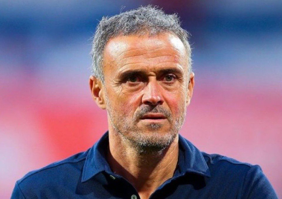 23-1774276241-mu-doi-mat-bai-toan-tai-chinh-neu-muon-chieu-mo-luis-enrique