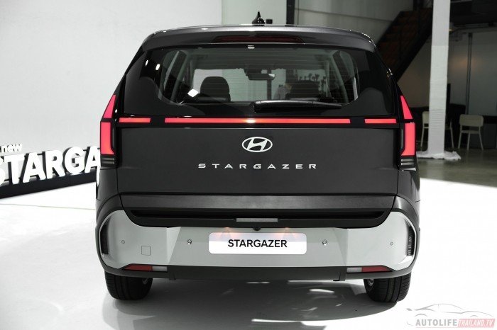 Hyundai-STARGAZER-9