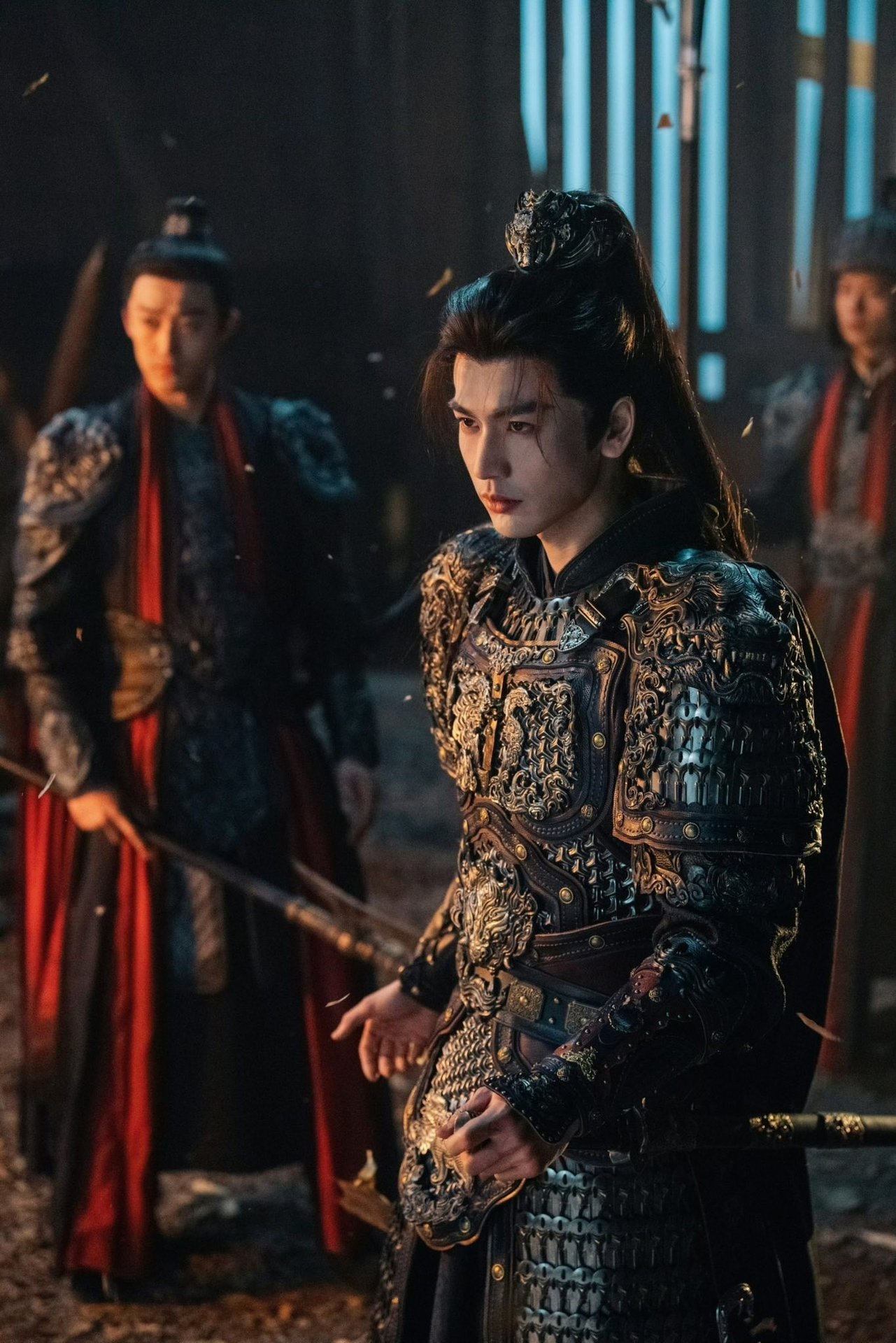 24-1774323211-tuong-quan-kem-nen-truong-lang-hach-bai-hoc-dat-gia-ve-tao-hinh-qua-da-trong-phim-co-trang-hoa-ngu