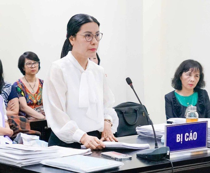 Bị cáo Nguyễn Thị Bình, cựu hiệu trưởng THCS Ba Đình. Ảnh: Danh Lam