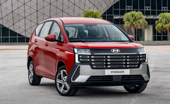 25-1774402564-mpv-7-cho-dua-xa-hang-tai-viet-nam-xpander-veloz-cross-stargazer-giam-sau-toi-hon-100-trieu