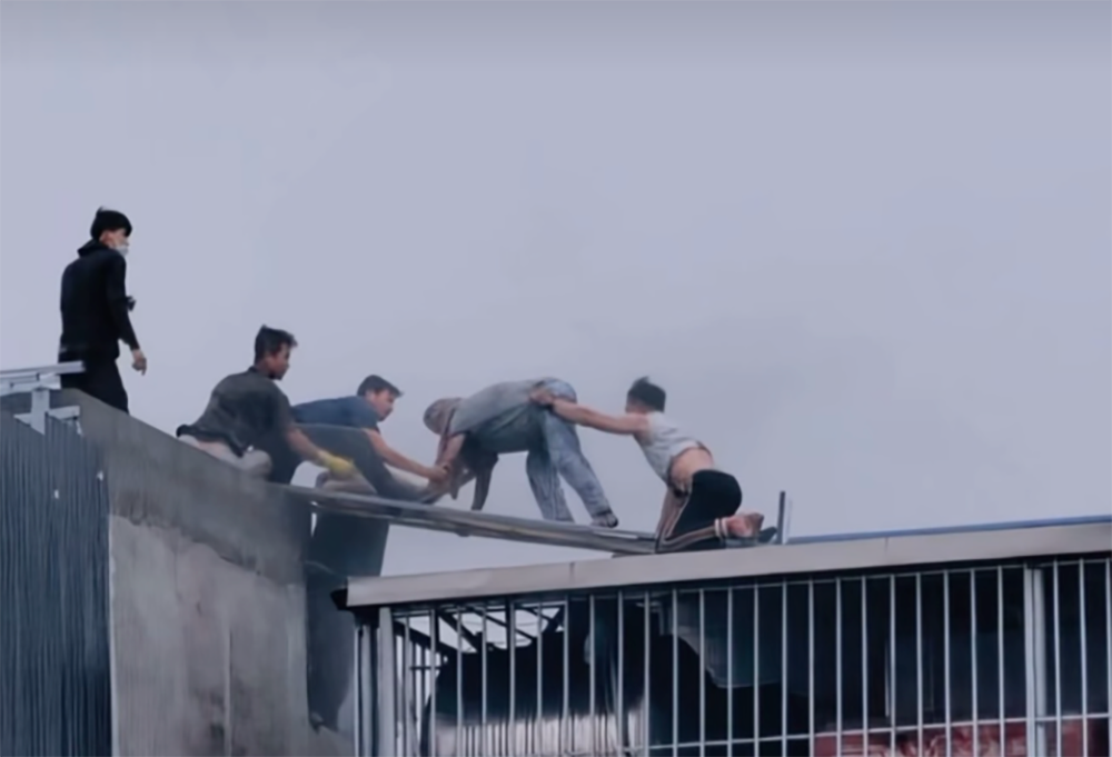 25-1774402957-lieu-minh-vuot-lan-ranh-sinh-tu-nguoi-dan-giai-cuu-7-nguoi-trong-vu-chay-o-ha-noi