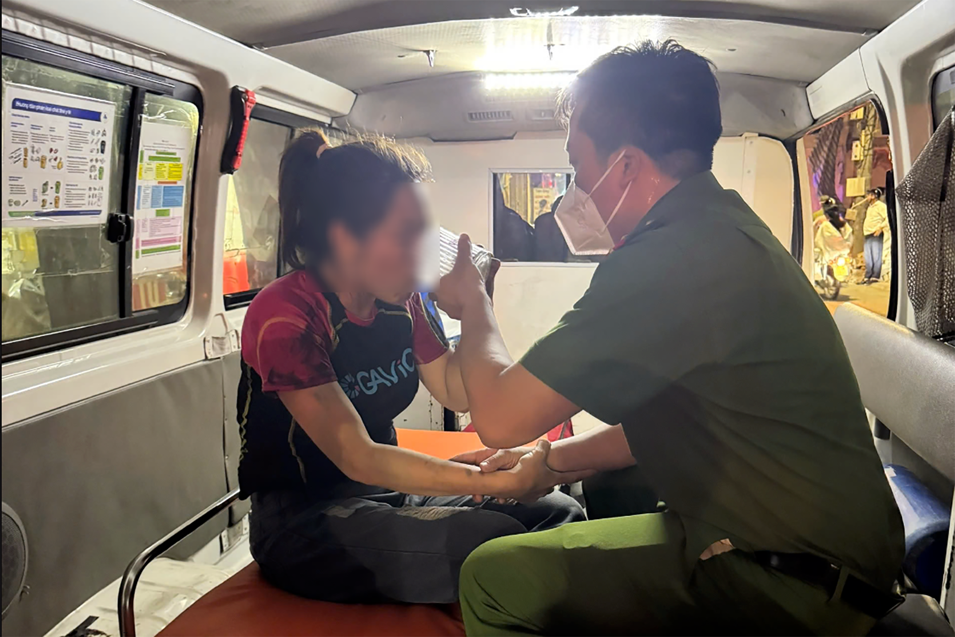 25-1774404574-lieu-minh-vuot-lan-ranh-sinh-tu-nguoi-dan-giai-cuu-7-nguoi-trong-vu-chay-o-ha-noi