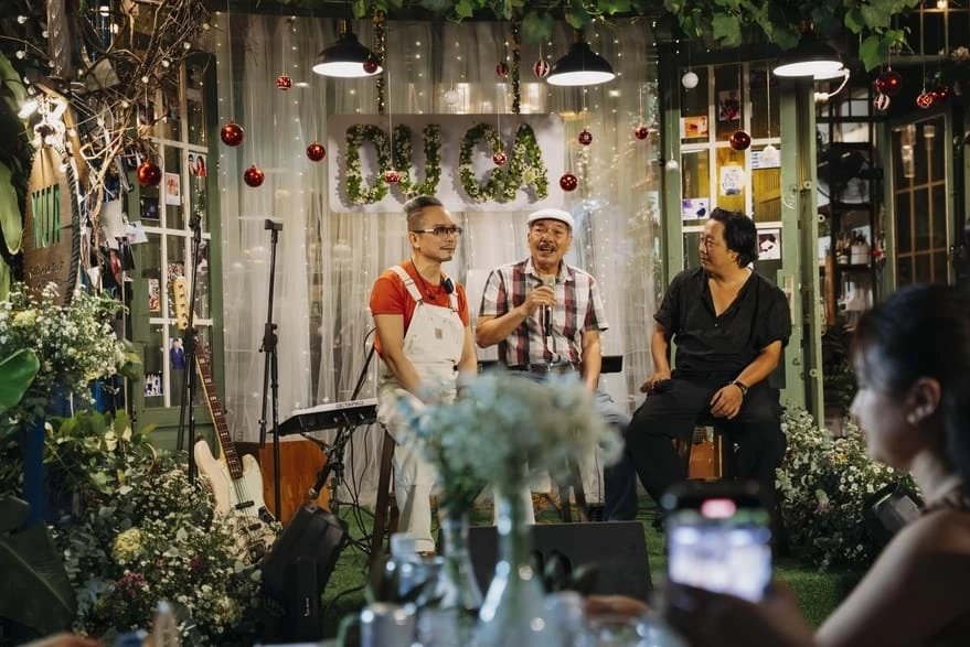 25-1774403490-goc-ca-phe-day-hoai-niem-cua-ong-hoang-nhac-sau-jimmii-nguyen-giua-long-tphcm