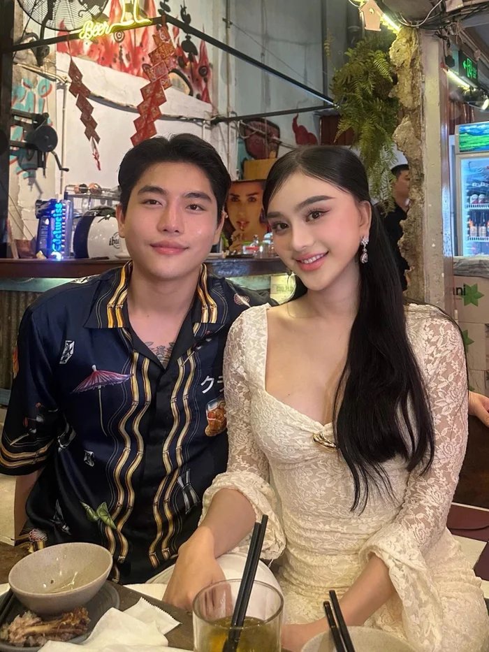 25-1774407773-lam-khanh-chi-cong-khai-sanh-doi-ben-trai-tre