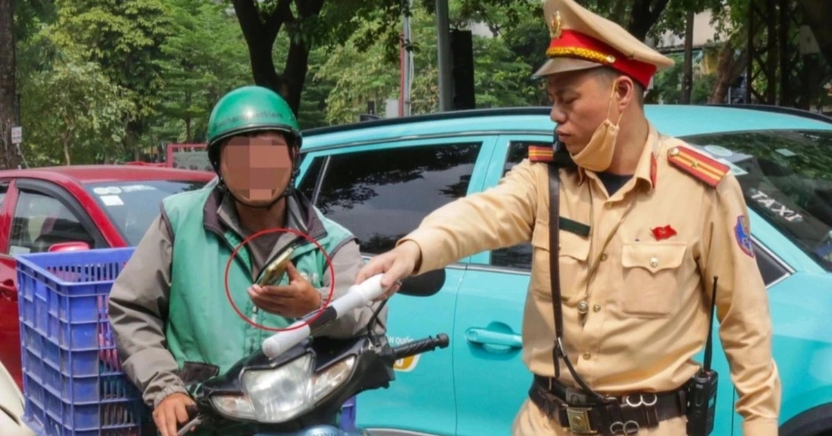 26-1774513155-nghi-dinh-100-chinh-thuc-bi-bai-bo-xu-phat-giao-thong-chuyen-sang-co-che-chuyen-nganh