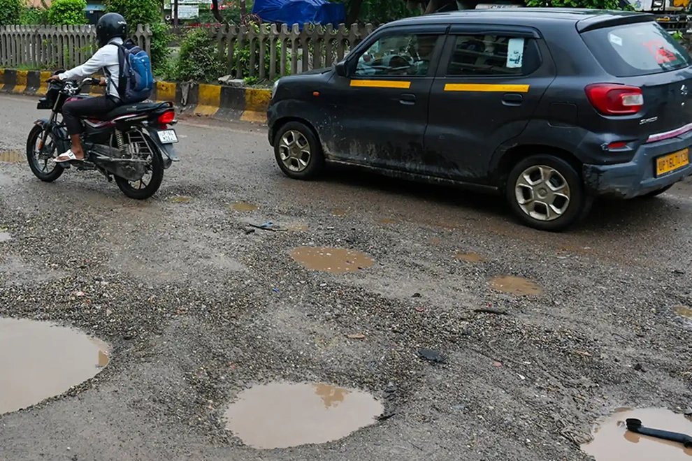 27-1774600643-hy-huu-nguoi-phu-nu-chet-nao-bong-song-lai-khi-xe-cuu-thuong-vap-o-ga