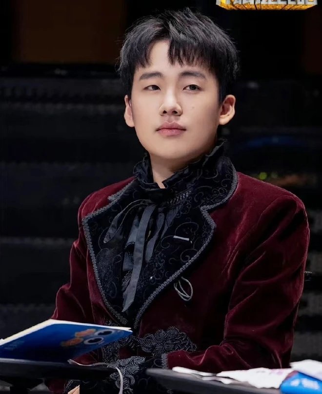 27-1774601776-3-nghe-si-dinh-dam-vuong-nghi-van-di-karaoke-tay-vin