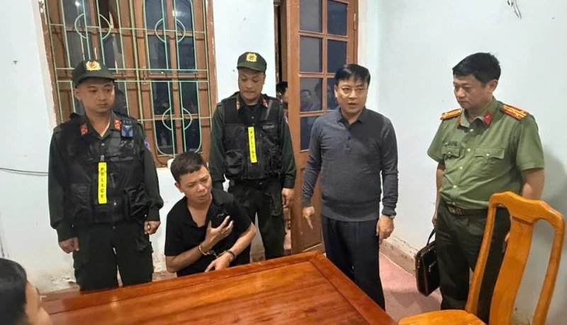 27-1774612014-tham-an-tai-quang-tri-khoi-to-ke-dung-sung-tu-che-sat-hai-nhieu-nguoi-vi-mau-thuan-vo-chong