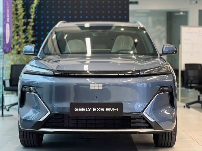 Geely-EX5-EM-i-9