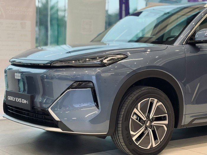 Geely-EX5-EM-i-10