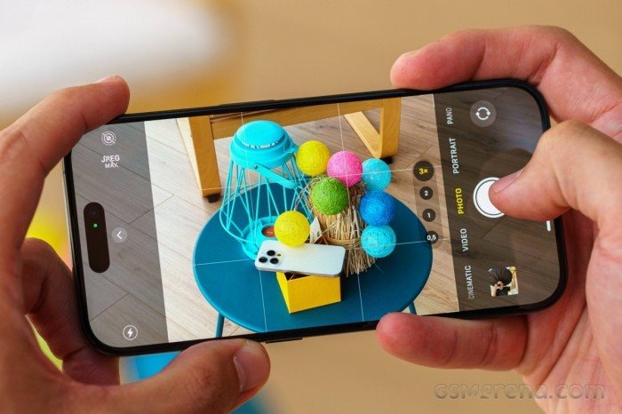 29-1774766578-day-la-chiec-iphone-pro-3-mat-nho-gon-gia-re-duoc-chuong-nhat-thang-3-khung-titan-hot-hon-iphone-17-pro-max