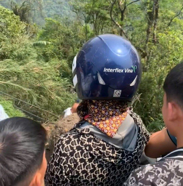 29-1774780057-hien-truong-xe-29-cho-mat-phanh-roi-xuong-vuc-o-tam-dao-khien-nhieu-nguoi-bi-thuong-chinh-quyen-dia-phuong-len-tieng