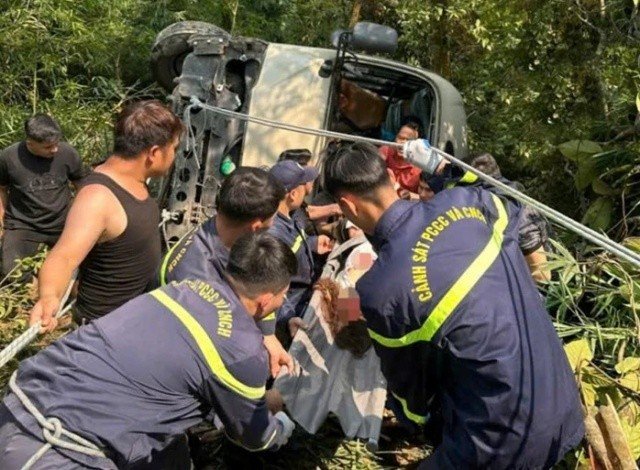 29-1774780057-hien-truong-xe-29-cho-mat-phanh-roi-xuong-vuc-o-tam-dao-khien-nhieu-nguoi-bi-thuong-chinh-quyen-dia-phuong-len-tieng