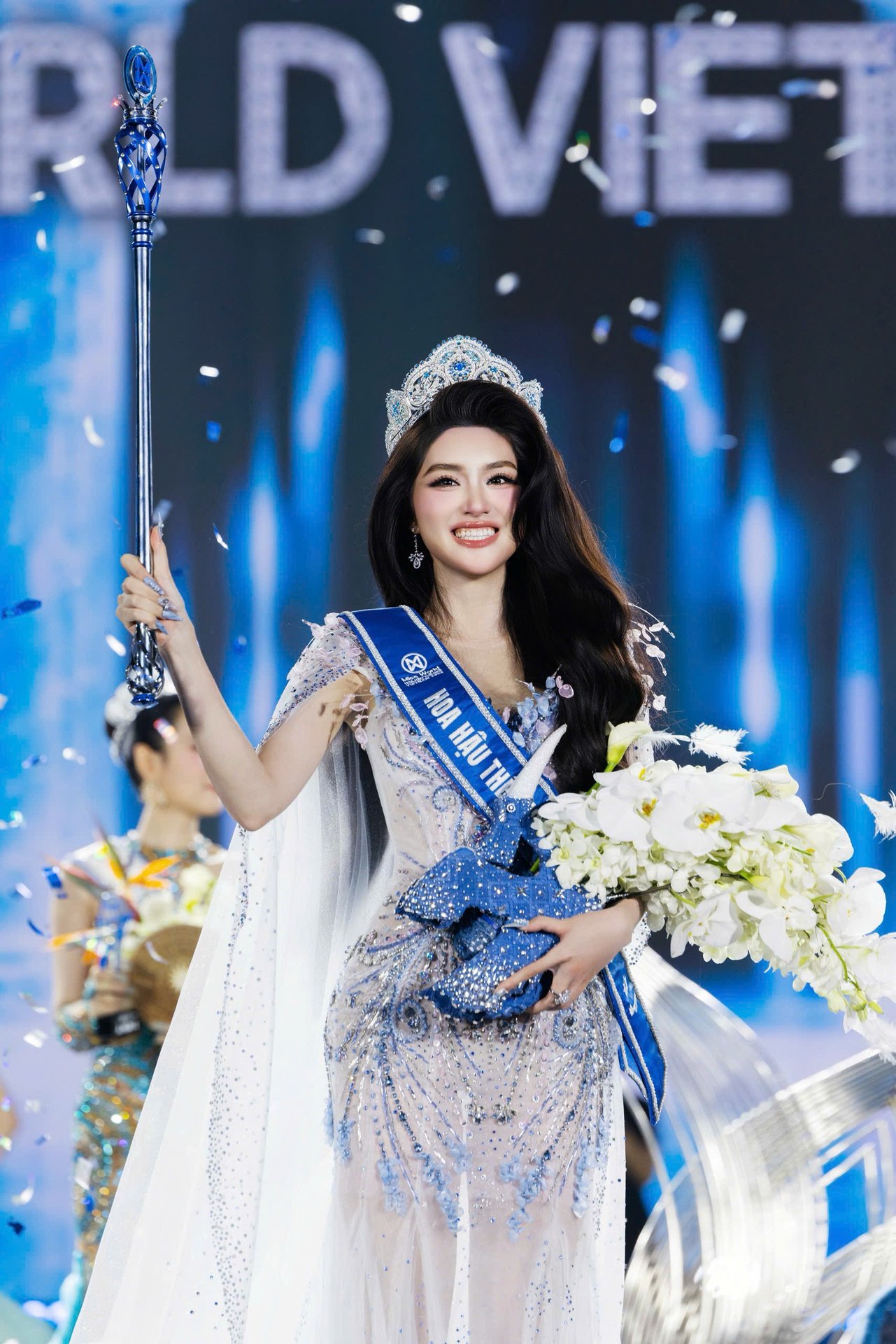 Quá xinh nhan sắc đăng quang Miss World Vietnam 2025 - Ảnh 2.