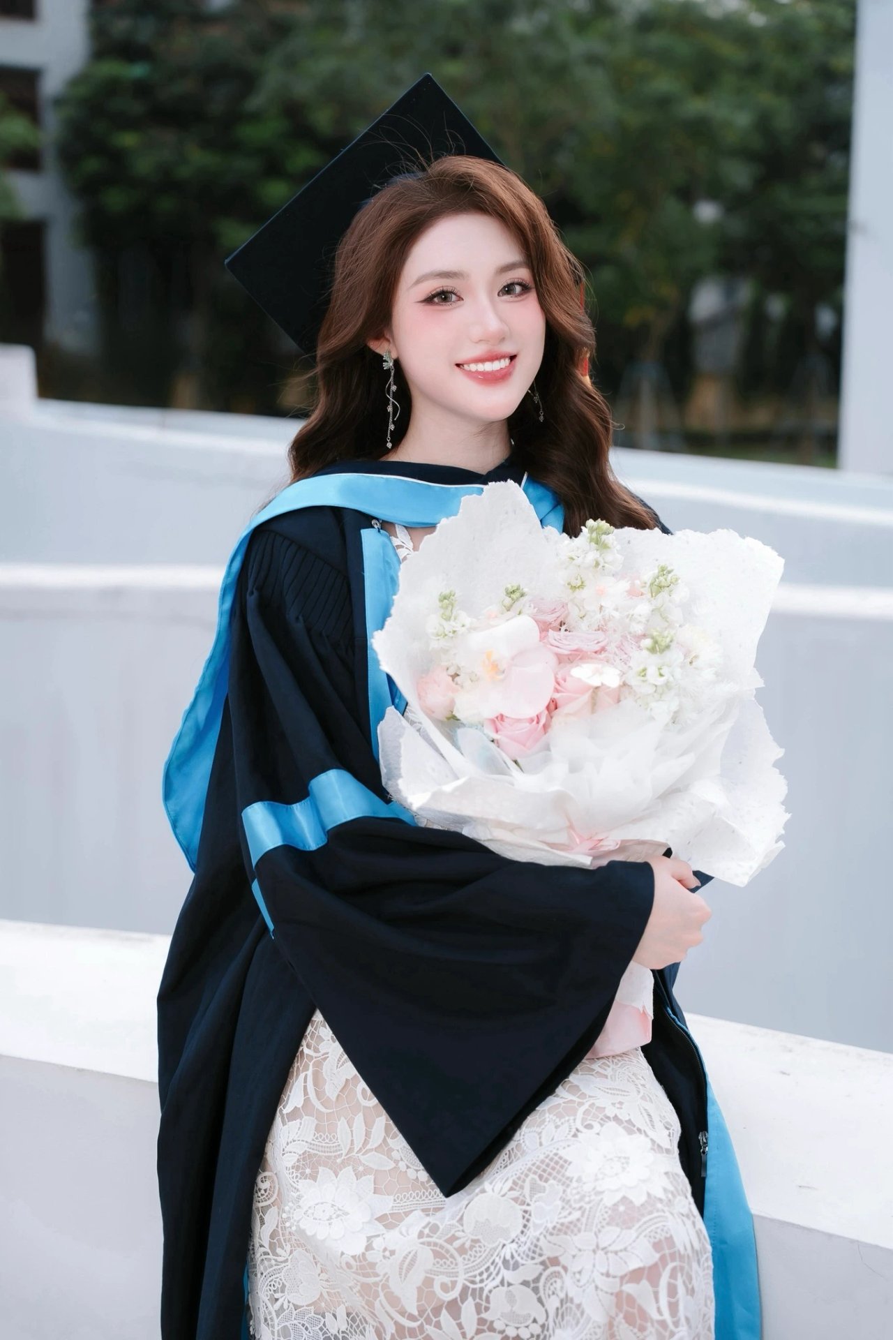 30-1774832685-chan-dung-phan-phuong-oanh-tu-nguoi-dep-bien-den-tan-miss-world-vietnam-hoi-tu-tron-ven-sac-voc-va-tri-tue