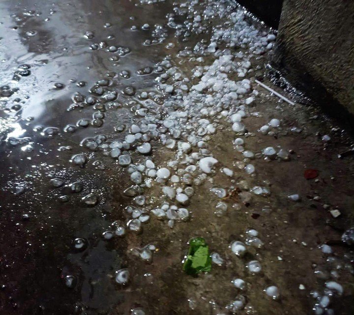 30-1774836231-ha-noi-xuat-hien-mua-da