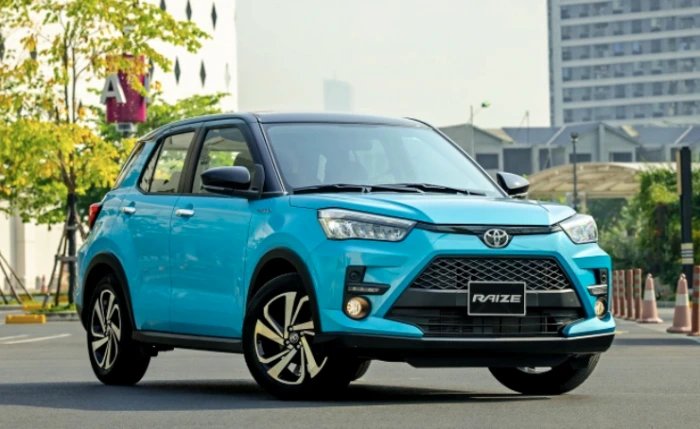 30-1774837137-kia-sonet-suzuki-fronx-uu-dai-khung-suv-hang-a-cham-day-chi-hon-400-trieu-gia-re-nhu-rau