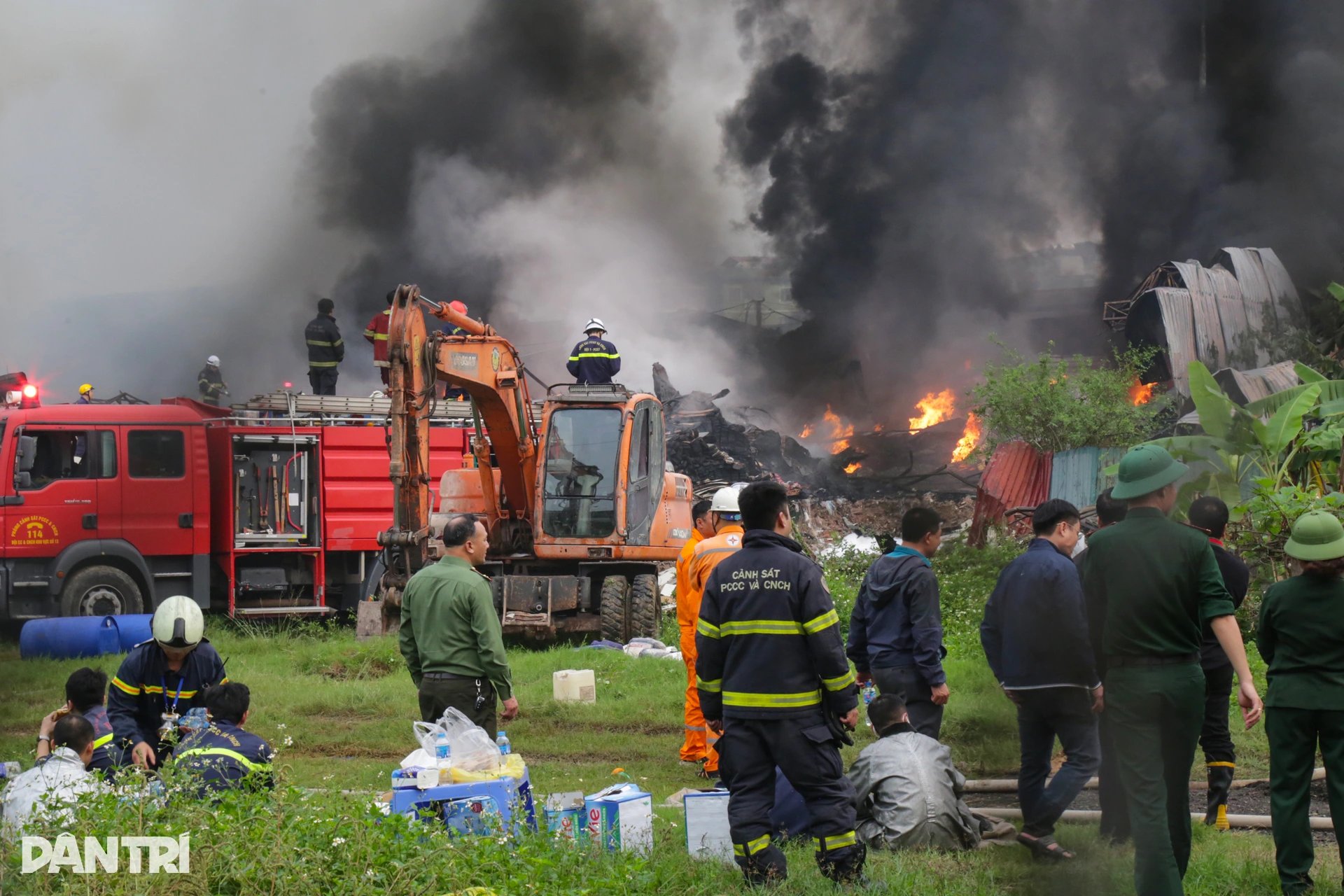 30-1774837797-khong-che-vu-chay-lon-gan-benh-vien-k-tan-trieu-phat-hien-mot-nan-nhan-tu-vong