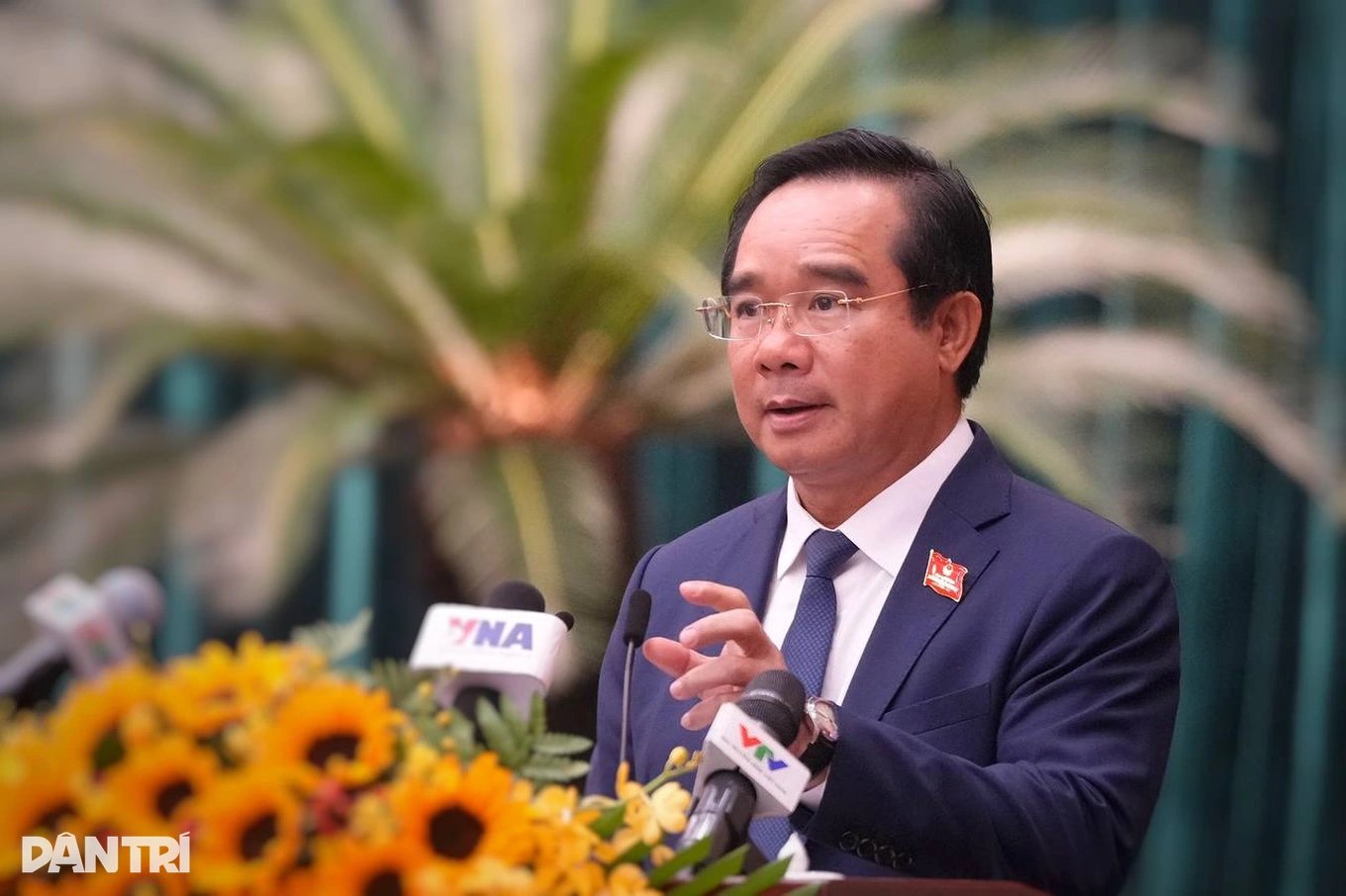 30-1774843683-ong-nguyen-van-duoc-tiep-tuc-lam-chu-tich-ubnd-tp-hcm