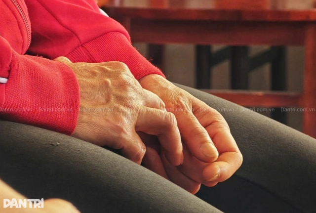 31-1774945142-chan-dung-me-be-gai-16-tuoi-nuoi-ba-em-ly-do-khong-o-cung-con-ho-hang-he-lo-loat-tinh-tiet-bat-ngo