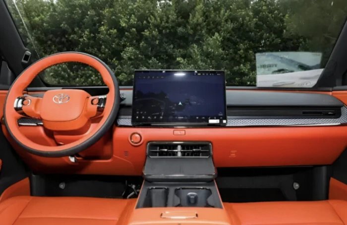 31-1774948966-bo-doi-xe-dien-nha-toyota-tiep-tuc-giam-cham-day-gia-hien-tai-re-nhu-rau-chi-tu-358-trieu-dong