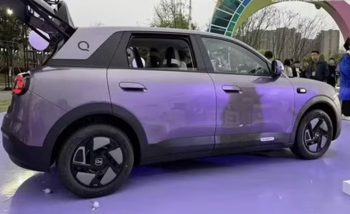 01-1775033733-suv-dien-gia-re-206-trieu-dong-trinh-lang-cung-co-toyota-raize-va-seltos-tien-nghi-vuot-chuan