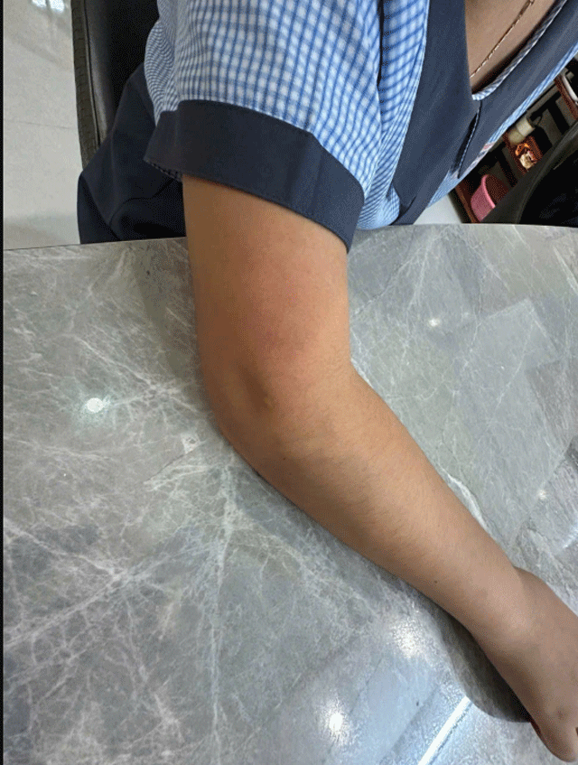 Co-giao-danh-hoc-sinh-4