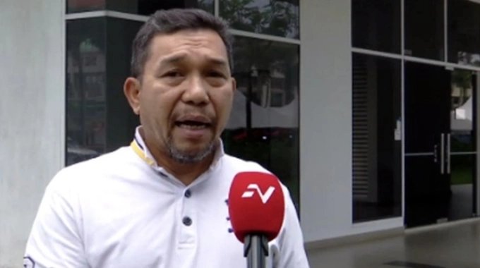 01-1775056312-ghe-nong-malaysia-lung-lay-hlv-peter-cklamovski-doi-mat-ap-luc-tu-chuc-sau-that-bai-truoc-viet-nam