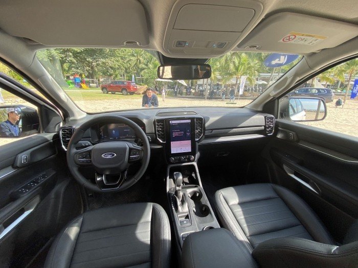 Giá xe Ford Everest lăn bánh đầu tháng 4/2026 cực rẻ, ‘đè đầu’ Hyundai Santa Fe và Toyota Fortuner ảnh 7