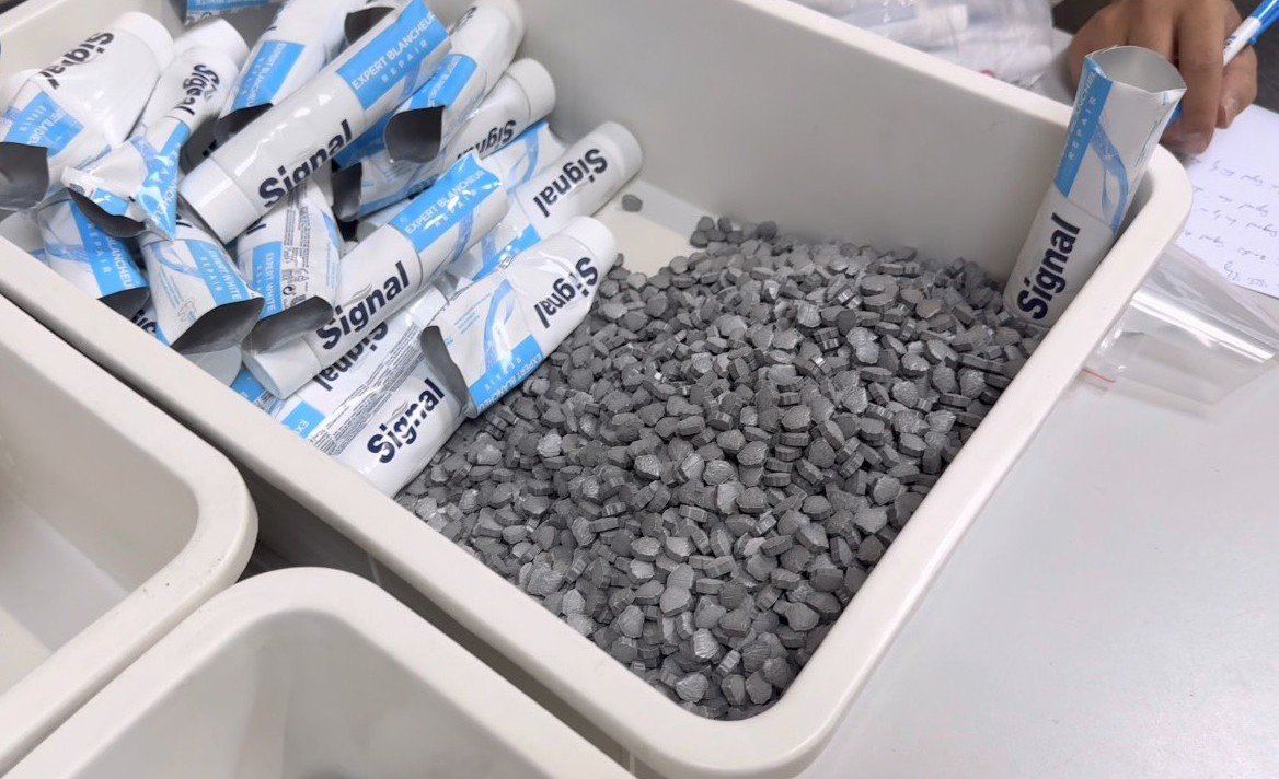 Truy tố ca sĩ Chi Dân, người mẫu An Tây cùng 255 bị can- Ảnh 3.