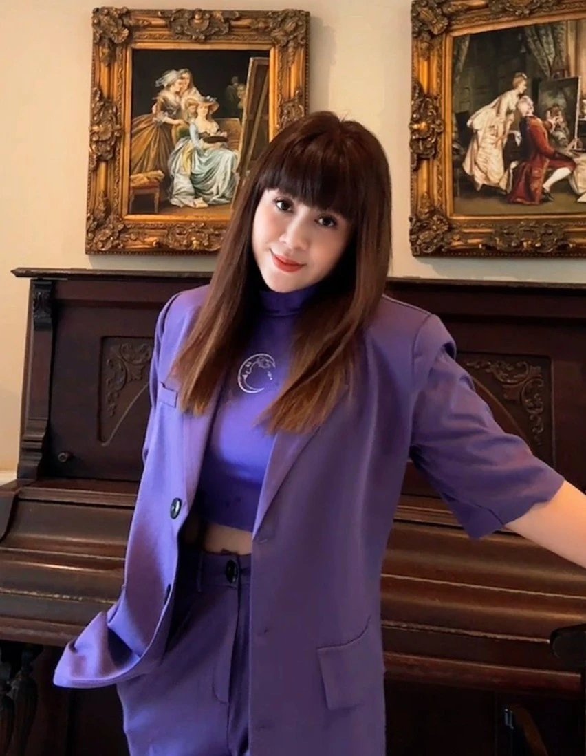 03-1775173828-siet-chat-hat-nhep-buoc-ngoat-thanh-loc-thi-truong-ca-si-viet