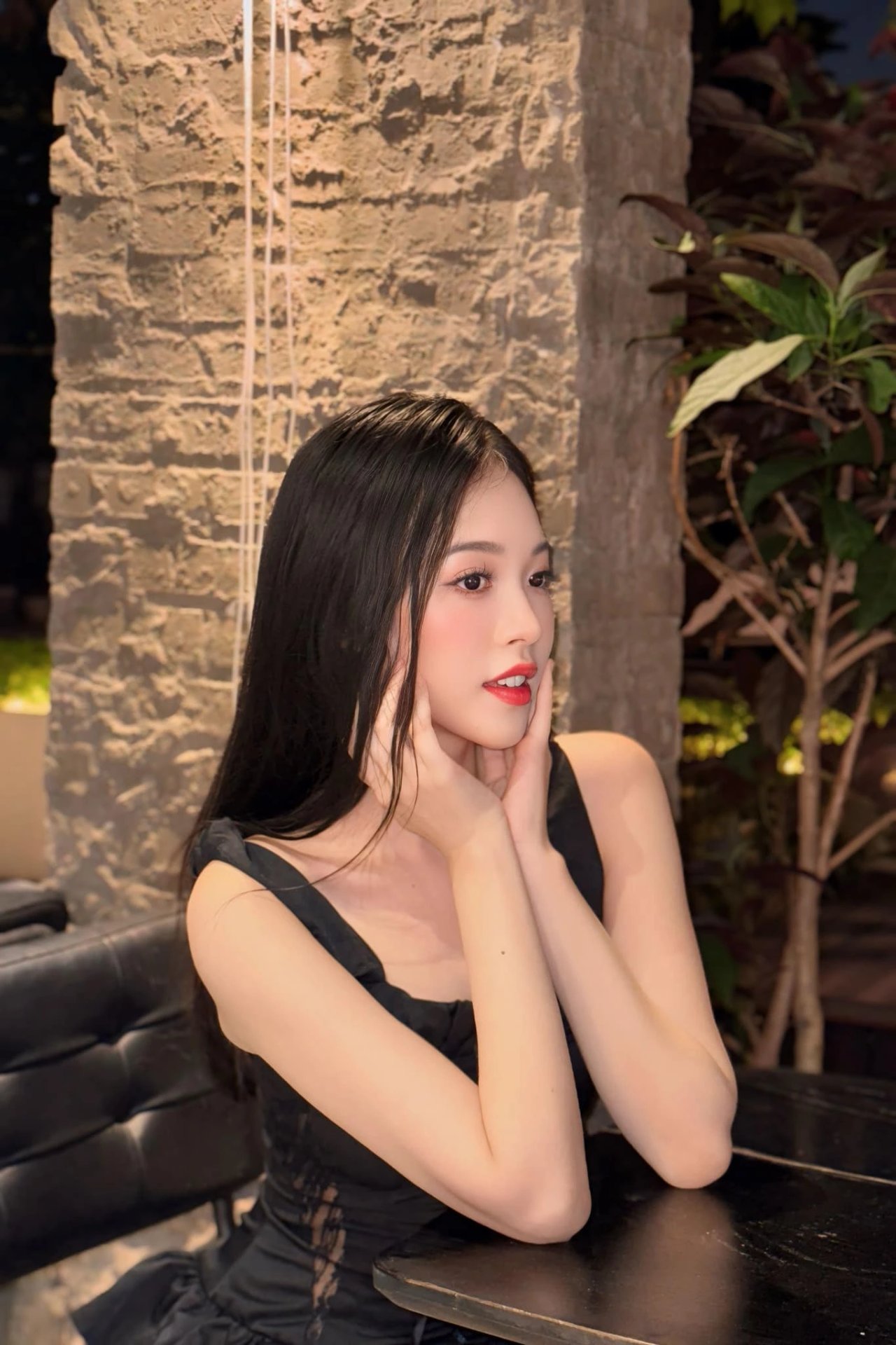 03-1775177552-hanh-trinh-tu-thu-khoa-dai-hoc-den-cuoc-song-an-minh-day-bi-an-cua-a-hau-trinh-thuy-linh