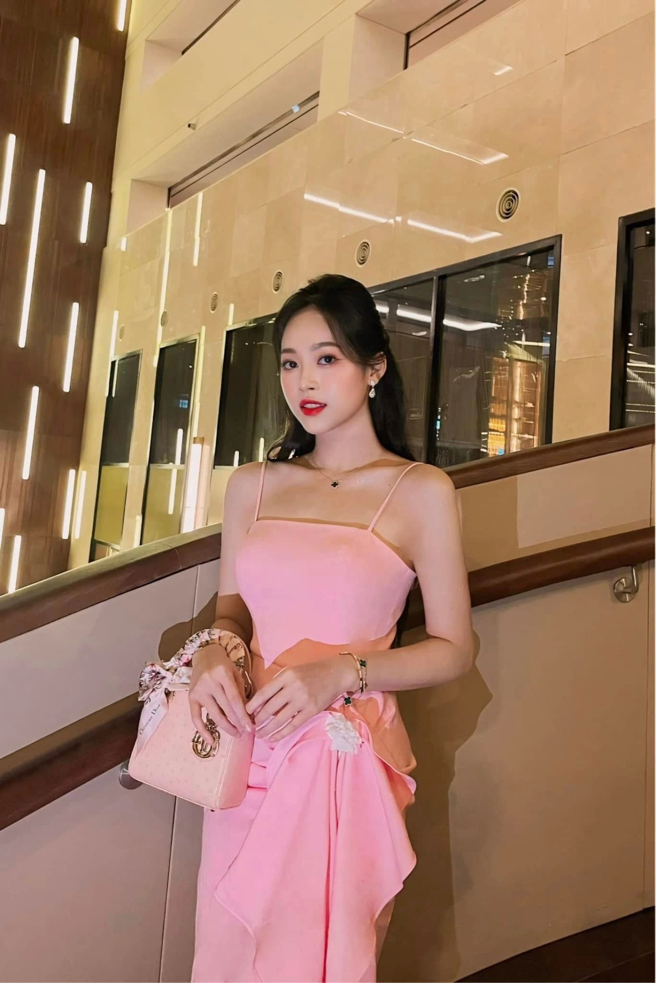 03-1775177552-hanh-trinh-tu-thu-khoa-dai-hoc-den-cuoc-song-an-minh-day-bi-an-cua-a-hau-trinh-thuy-linh