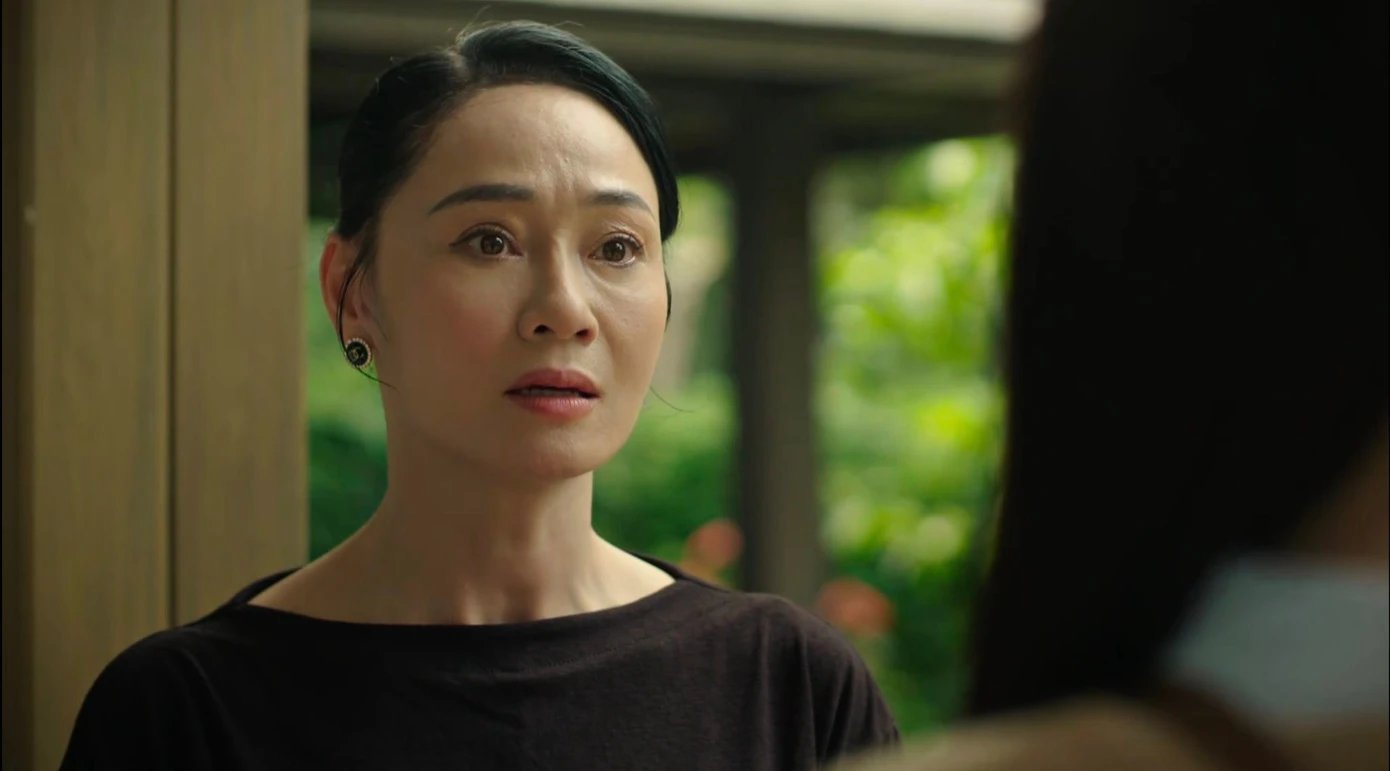 03-1775187164-nsut-quach-thu-phuong-khien-nguoi-xem-buc-xuc-voi-hinh-tuong-ba-me-doc-hai-trong-buoc-chan-vao-doi