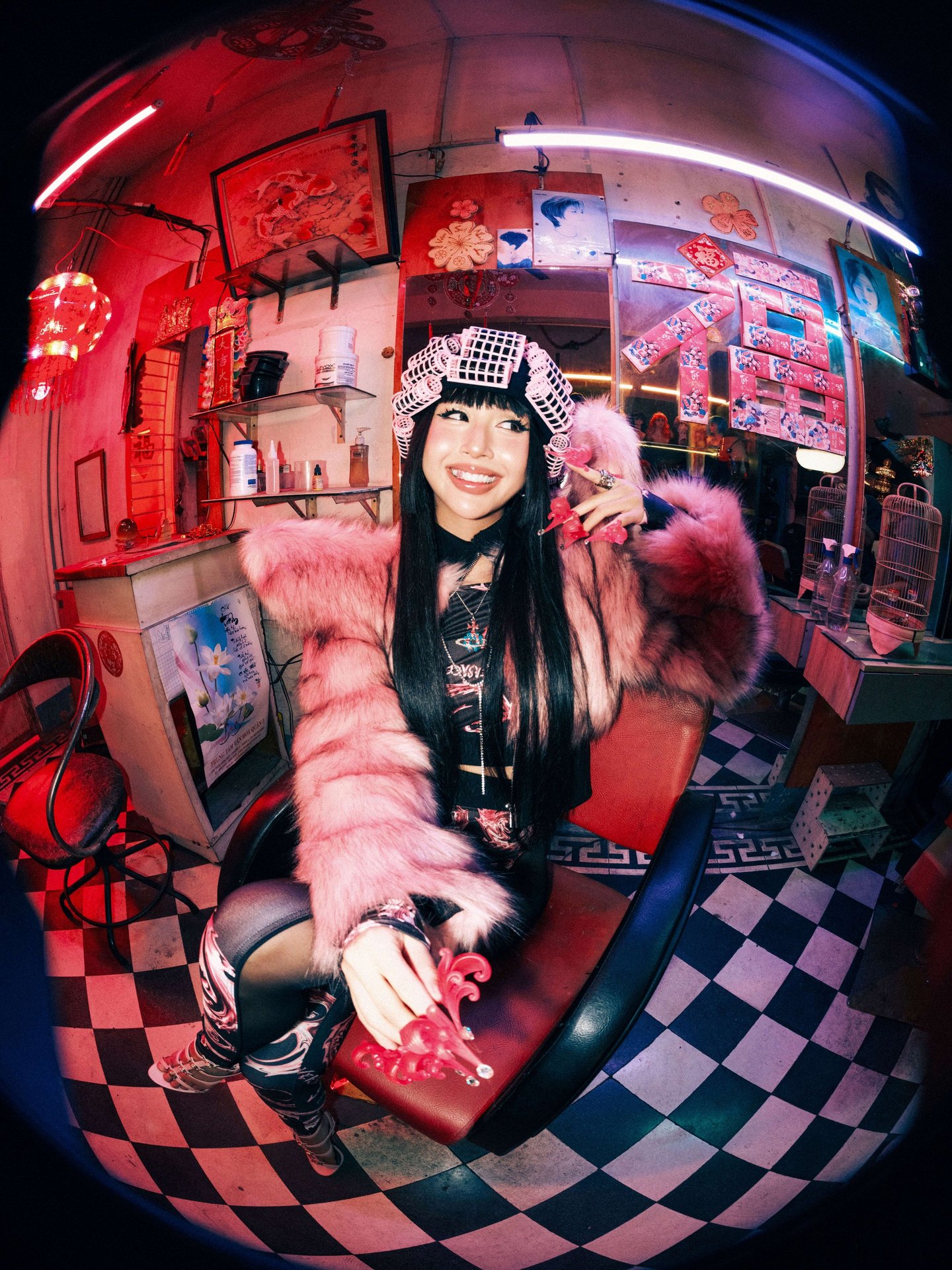 03-1775203750-quynh-anh-shyn-lan-san-ca-hat-voi-mv-girl-pho-dan-e-kip-khung-nhung-giong-hat-van-gay-tranh-cai