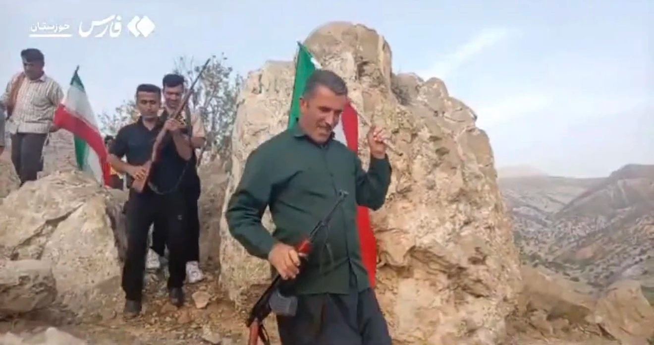 04-1775262868-my-chay-dua-giai-cuu-phi-cong-f-15-bi-roi-iran-huy-dong-bo-toc-vu-trang-treo-thuong-gan-2-ty-dong