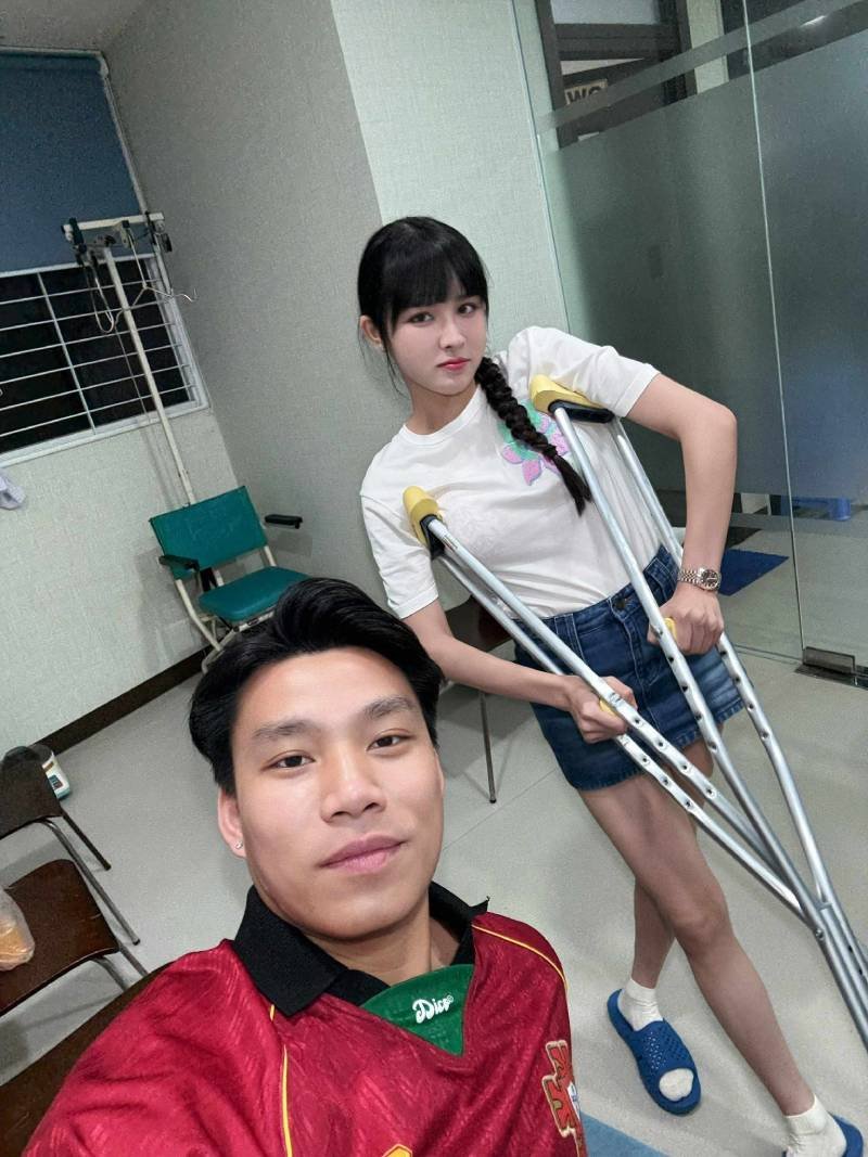 04-1775272215-chuyen-tinh-cua-vu-van-thanh-va-ban-gai-gymer-hon-tuoi-tu-nhung-dau-hieu-kin-dao-den-moi-quan-he-cong-khai-day-ngot-ngao