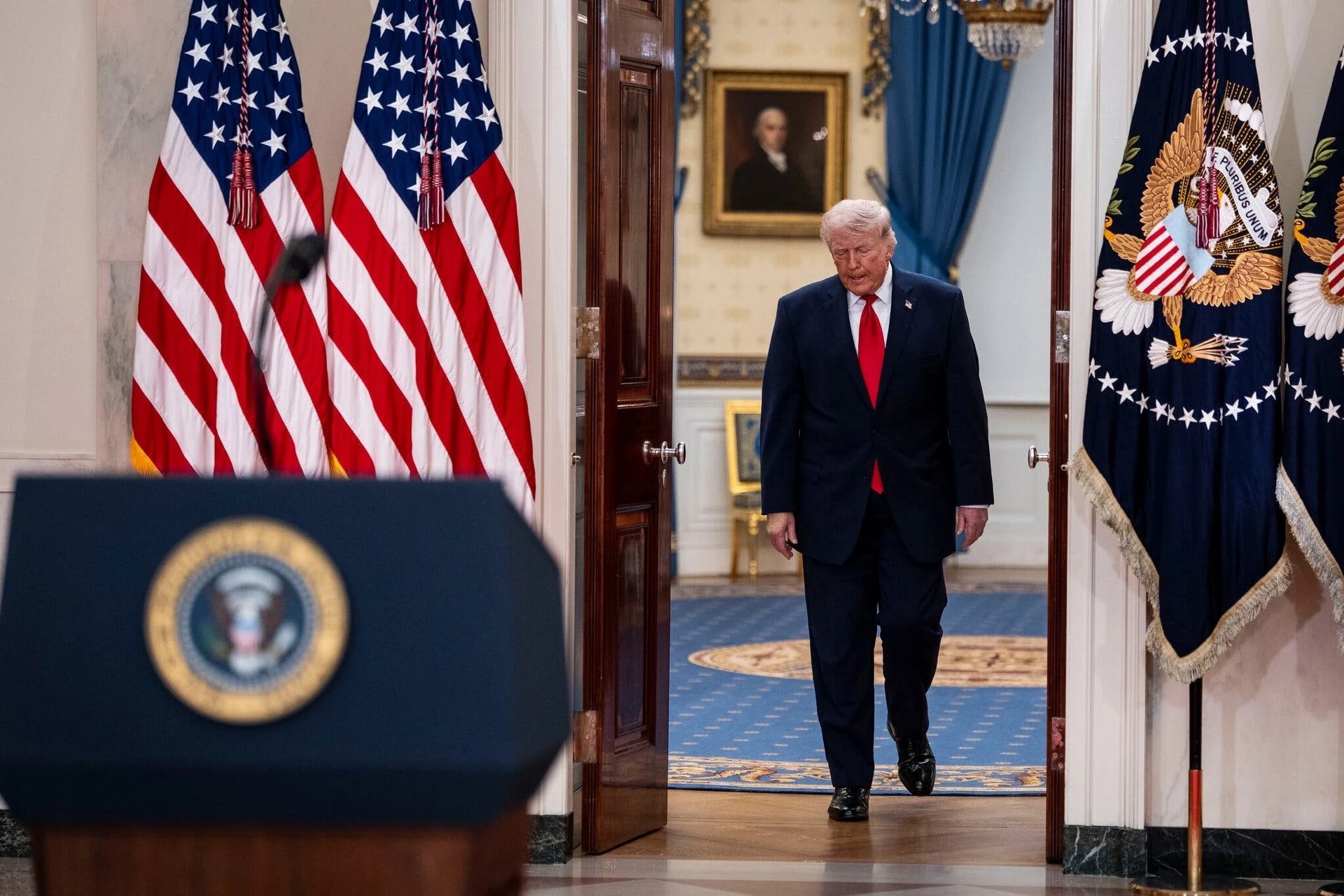 05-1775345874-iran-thang-thung-bac-toi-hau-thu-48-gio-cua-ong-trump-cang-thang-trung-dong-leo-thang