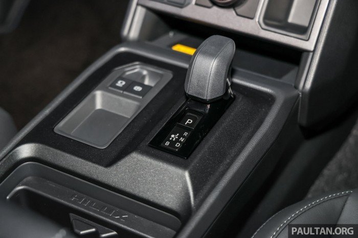 2026-Toyota-Hilux-10