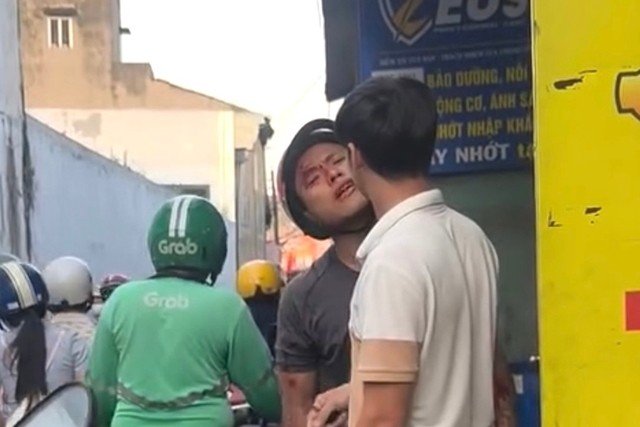 05-1775356811-tp-hcm-ga-dan-ong-danh-nguoi-bat-tinh-sau-va-cham-giao-thong-nhan-chung-ke-dau-hieu-la-ve-doi-tuong