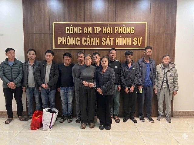 05-1775373333-hai-phong-hon-10-to-cong-tac-dac-biet-dong-loat-bua-vay-triet-pha-duong-day-san-xuat-va-buon-ban-kho-vu-khi-khung