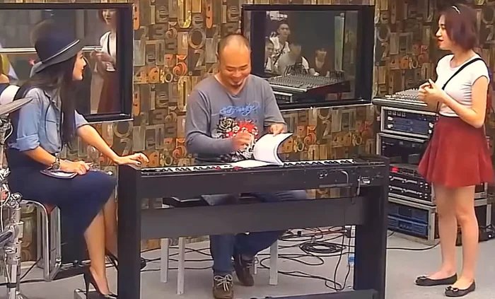 05-1775379110-ca-si-phuong-linh-phu-nhan-danh-xung-co-giao-hoa-minzy-sau-khi-loat-clip-day-hat-gay-bao-mang