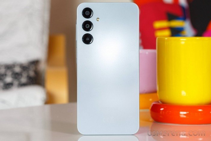 07-1775523120-vua-gia-re-galaxy-a16-chi-hon-3-trieu-dau-thang-4-co-trang-bi-manh-vuot-troi-hon-ca-iphone-17e