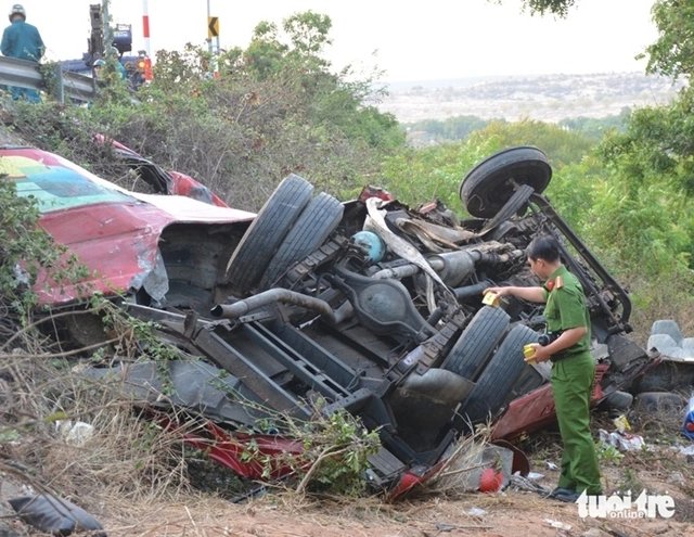 07-1775525796-vu-xe-khach-lao-xuong-vuc-khien-4-nguoi-tu-vong-nhan-chung-ke-cau-noi-cuoi-cua-tai-xe-truoc-giay-dinh-menh